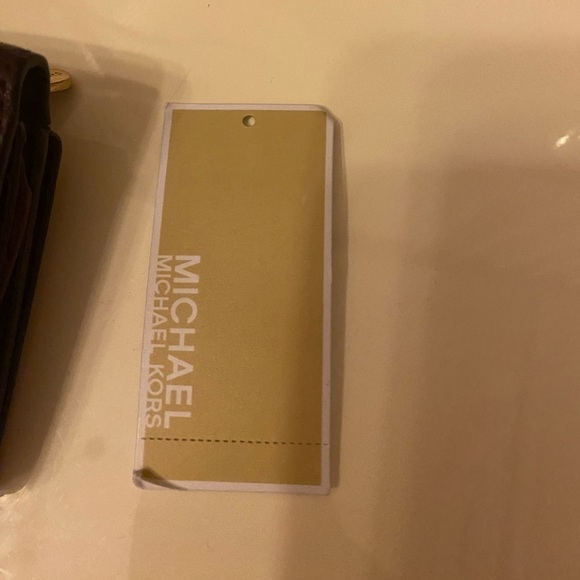Nwt MICHAEL KORS BURGUNDY WALLET.  SEE OTHEF LISTING FOR MATCHING BAG. - Picture 3 of 7